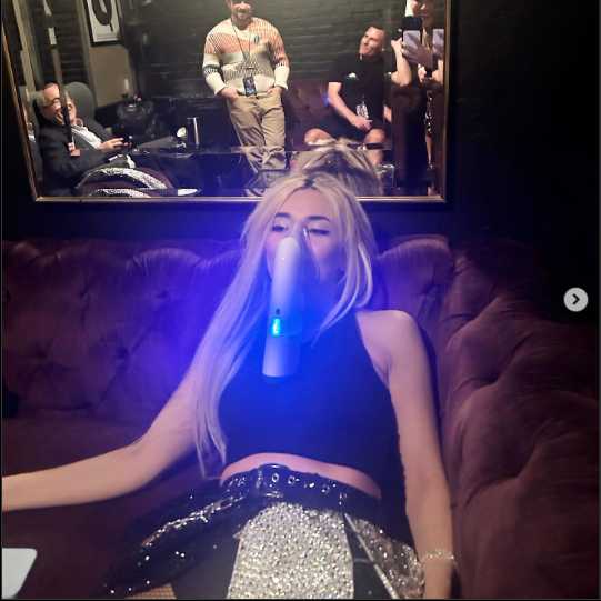 Ava Max Größe Ava Max Größe
